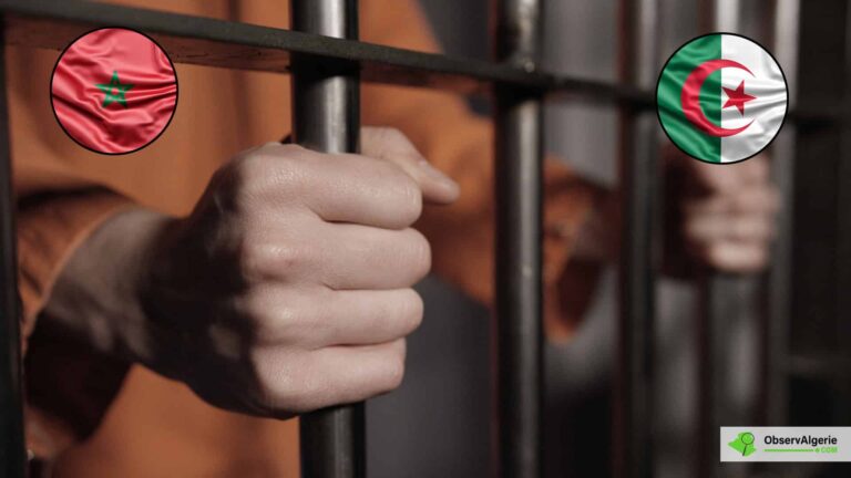 Un homme dans une cellule de prison avec les drapeaux de l'Algérie et du Maroc