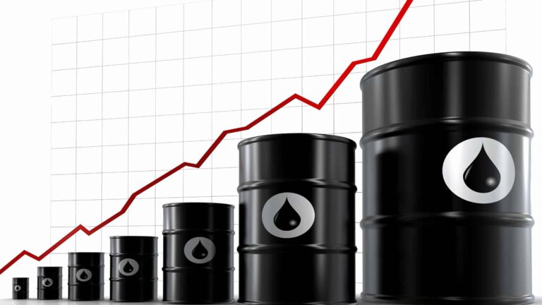 Des barils de pétrole disposés de façon à faire voir une hausse Des barils de pétrole disposés de façon à faire voir une hausse