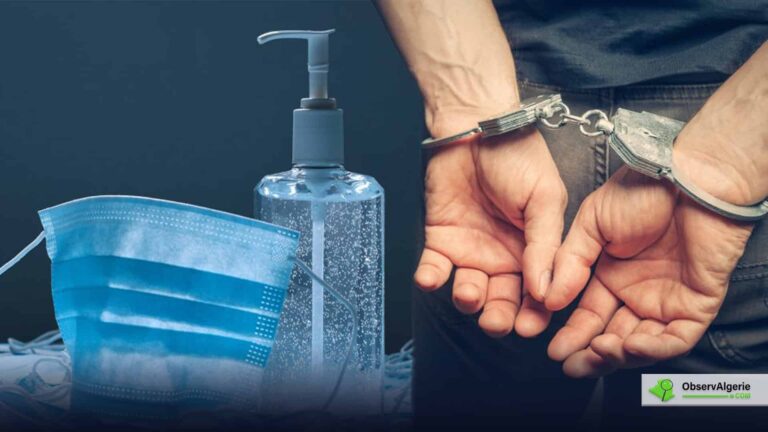 Un homme menotté à côté d'un flacon de gel hydroalcoolique et un masque de protection pour médecins