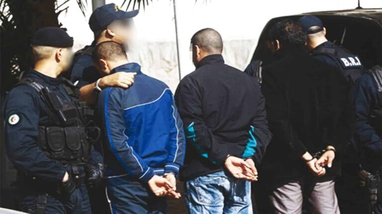 Blida : Ils lui coupent le doigt parcequ'il a refusé de les déplacer en voiture