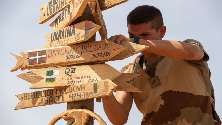 Photo : Tweet polémique de l'armée française sur l’Algérie et la Kabylie