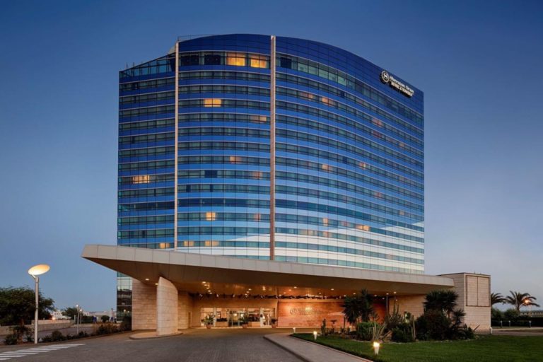 Algérie : 70 personnes, dont 30 femmes, arrêtées à l'hôtel Sheraton d'Oran