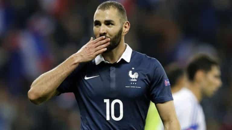 Photo : Karim Benzema avec le maillot de l'équipe de France