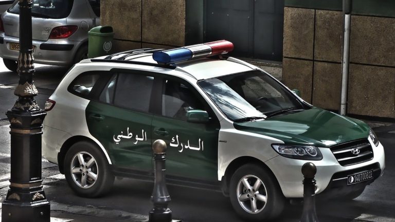 Un véhicule de transport de fonds attaqué à l'arme à feu dans le sud de l'Algérie