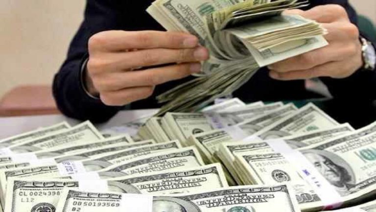 Photo : 60 milliards de dollars circulent sur le marché noir Photo : 60 milliards de dollars circulent sur le marché noir