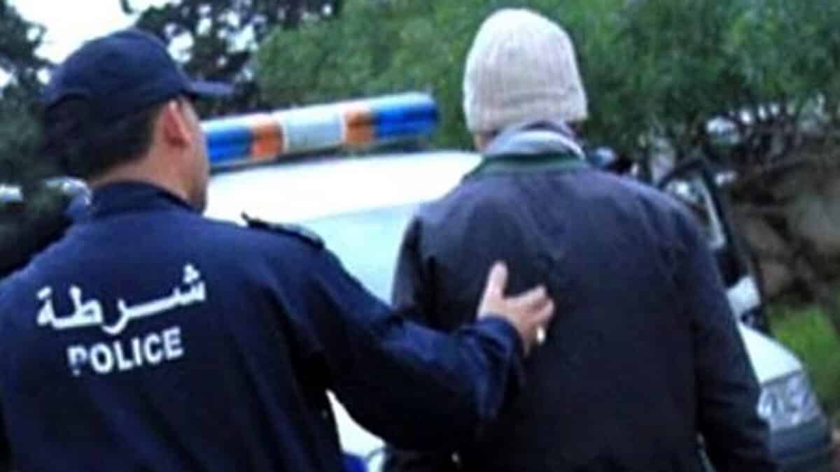 Une personne arrêtée par la police algérienne