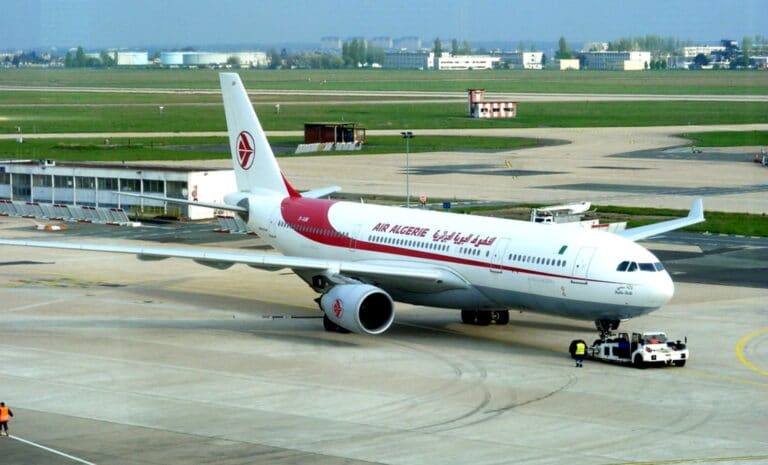 "Air Algérie A330-200 7T-VJW @ ORY" by slasher-fun is licensed under CC BY-SA 2.0