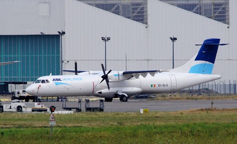"EI-SLV(cn 154)ATR 72-202(F) ASL Airlines Ireland" by LFSB Planes Pictures is licensed under CC BY-NC-ND 2.0