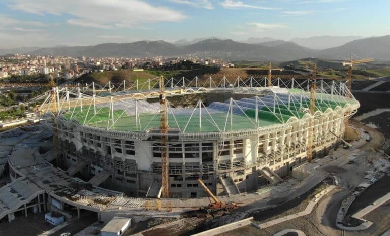 Stade de Tizi-Ouzou en travaux