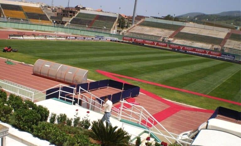 Stade Mustapha-Tchaker de Blida