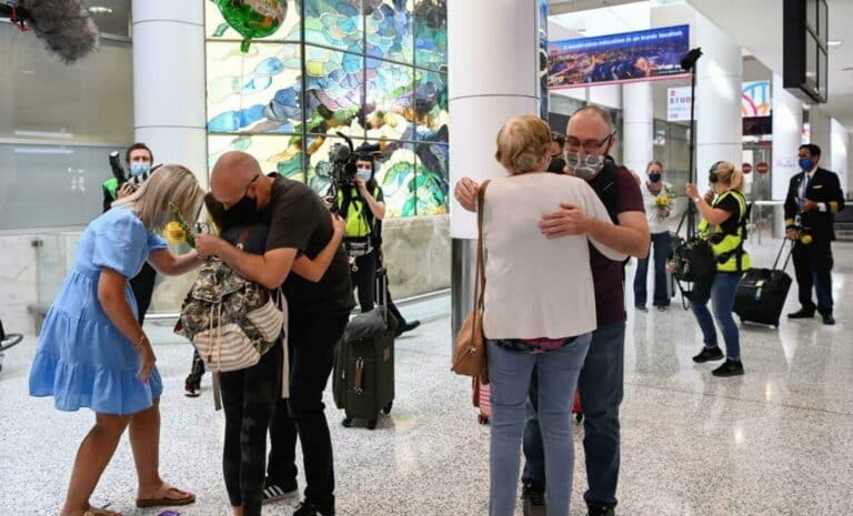 Aéroport en Australie. Retrouvailles