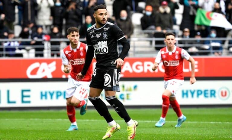 La poisse ne lâche pas Belaili. Slimani signe son premier but avec Lisbonne