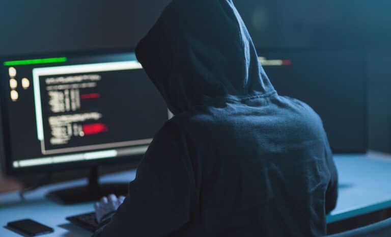 Hacker Using Computer Virus for Cyber Attack - Syda Productions - Algérie