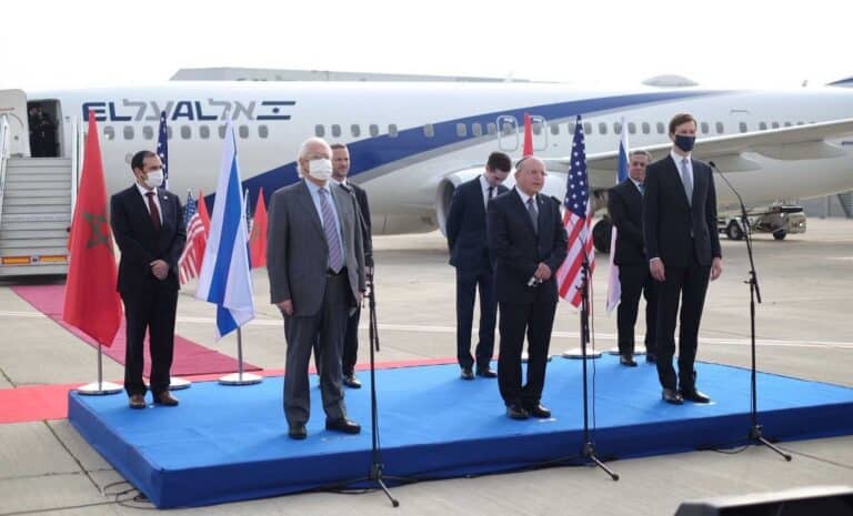 Photo du premier vol commercial entre le Maroc et Israël