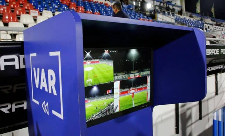 La VAR