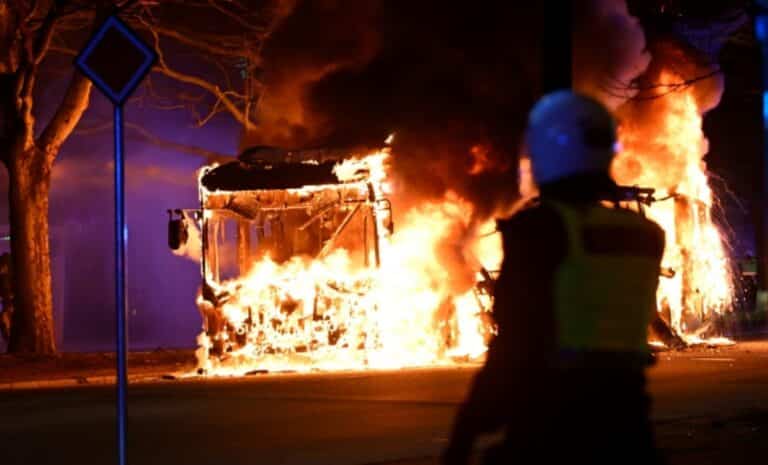 Nouvelles violences en Suède après une manifestation d'extrême droite