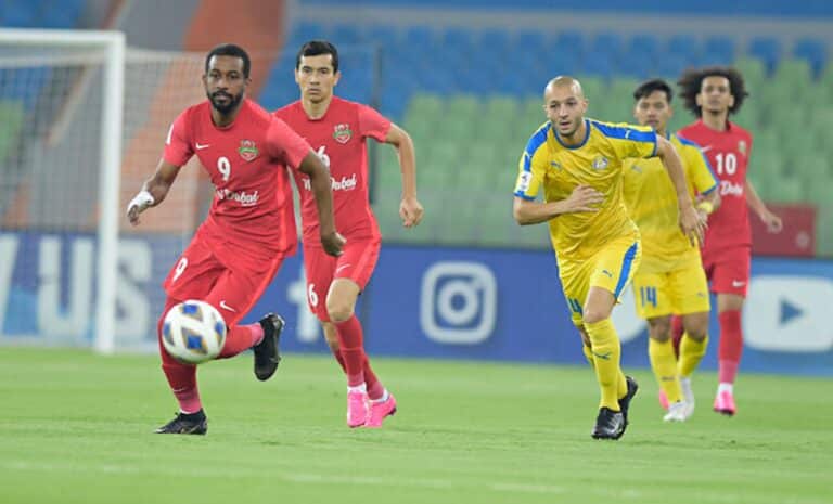Le joueur algérien Sofiane Hanni lors du match Al Ahli - Al Gharafa