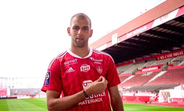 Islam Slimani, avec le maillot du Stade brestois 29