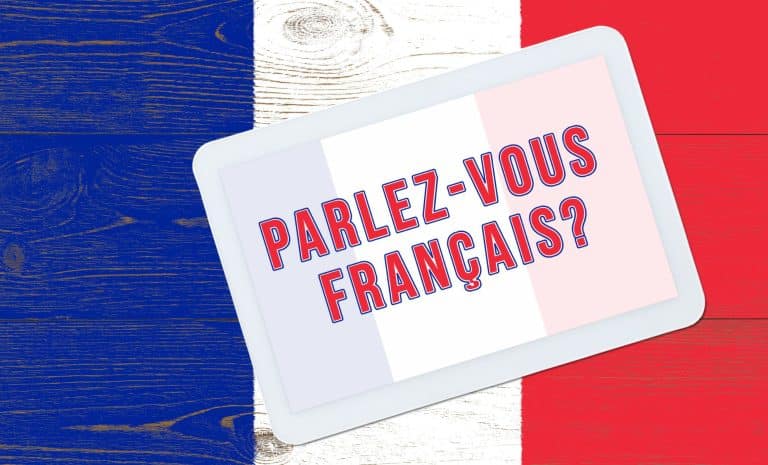 « Parlez-vous français ? » posé au-dessus du drapeau de la France