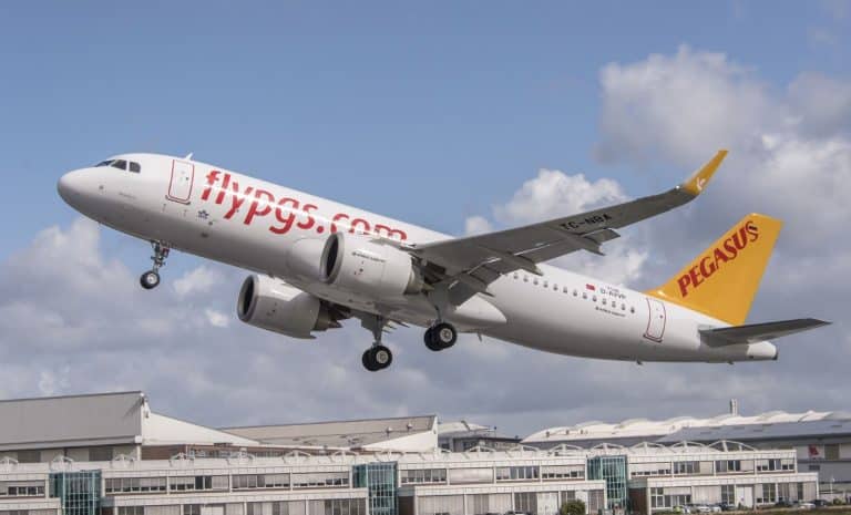 Avion de Pegasus Airlines - Liaison Aéroport d'Alger et Aéroport d'Istanbul