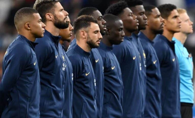 joueurs de l'équipe de France, avec Kylian Mbappé en premier plan