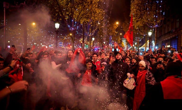 Festivités lors du match France-Maroc en demi-finales de la Coupe du monde de la FIFA 2022