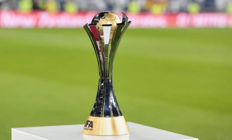Trophée de la Coupe du monde des clubs - FIFA
