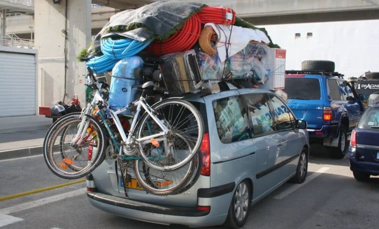 Bagages sur le toit d'un véhicule - Saisie de drogue