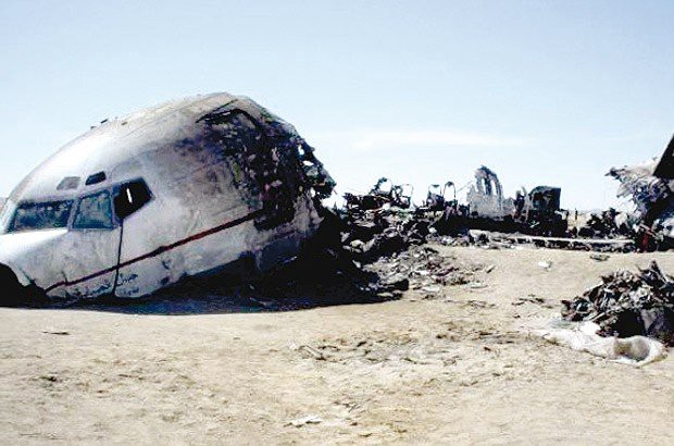 Images du crash du B737-2 d'Air Algérie, le 6 mars 2003