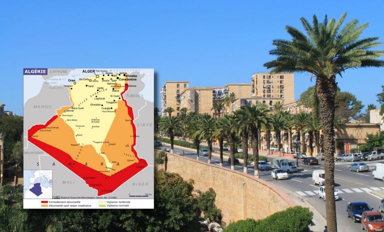 montage : carte des zones à risque en Algérie selon France diplomatie, posée sur une photo d'Alger