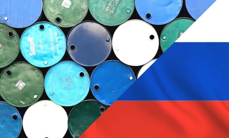 Barils de pétrole et drapeau de la Russie