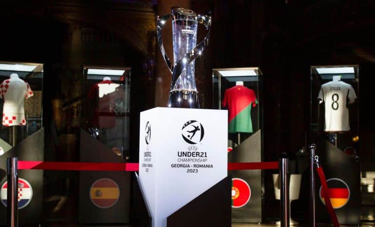 UEFA Under21 Championship 2023 - Photo du trophée en exposition