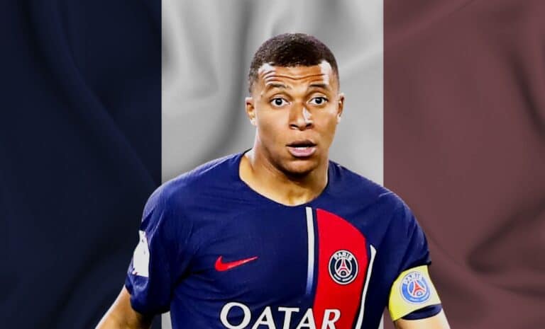 Mbappé sur drapeau de la France