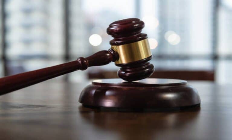 Marteau du juge - Justice - Algérien - France