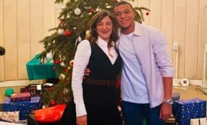 Kylian Mbappé et sa mère Fayza Lamari, d'origine kabyle