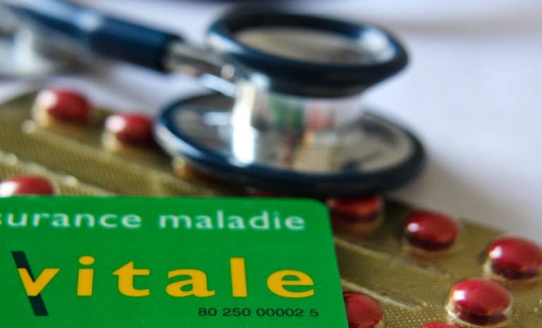 Aide médicale d'Etat (AME) - France - Sans-papiers - Carte vitale