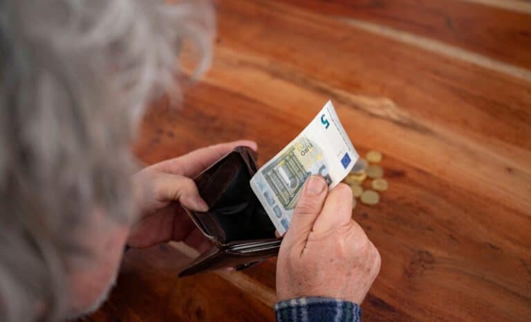 Billet de 5 euro - Retraite - Retraités précaires