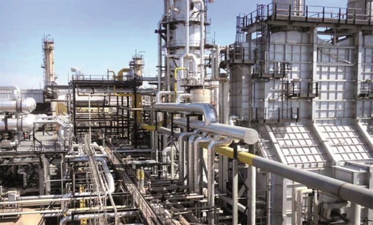 Raffinerie de pétrole - Skikda - Algérie - Sonatrach - Hassi Messaoud Raffinerie de pétrole - Skikda - Algérie - Sonatrach - Hassi Messaoud