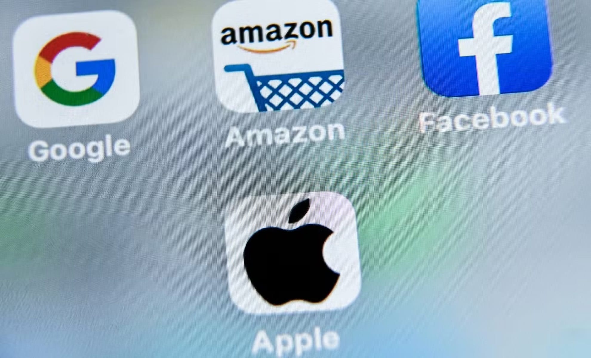 Facebook - Google - Apple - Amazon - Mots de passe - Cybercrime