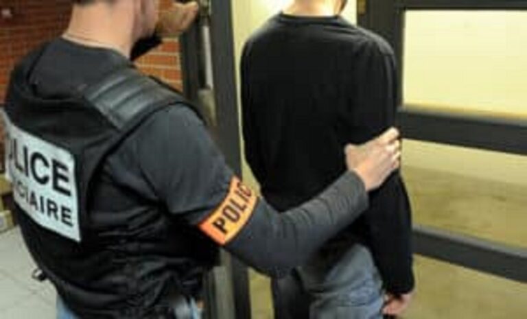 Un étudiant algérien violemment agressé par des policiers en France