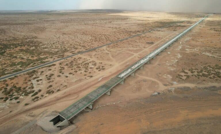 Pont ferroviaire - Bechar - Gara Djebilet - Algérie Pont ferroviaire - Bechar - Gara Djebilet - Algérie