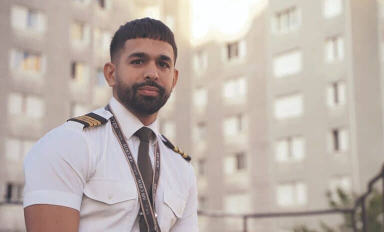 Nassim Hamdi, pilote de ligne franco-algérien
