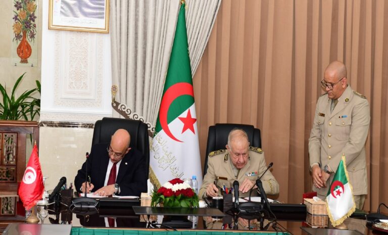 L'Algérie et la Tunisie signent un accord de coopération militaire