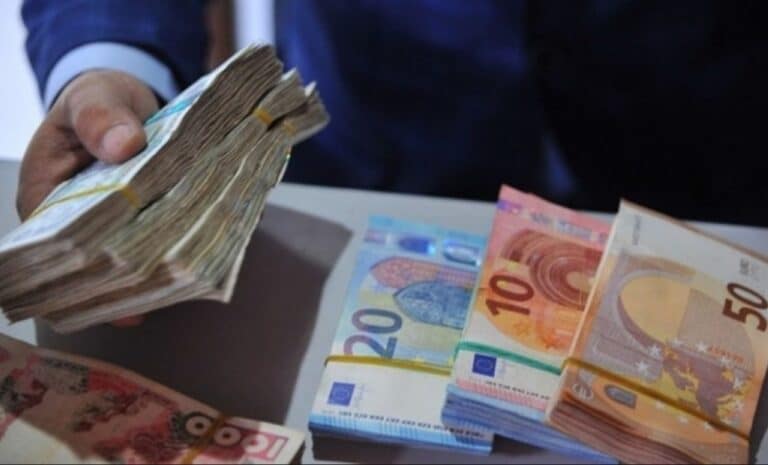 Euro - Dinar - Marché noir des devises -