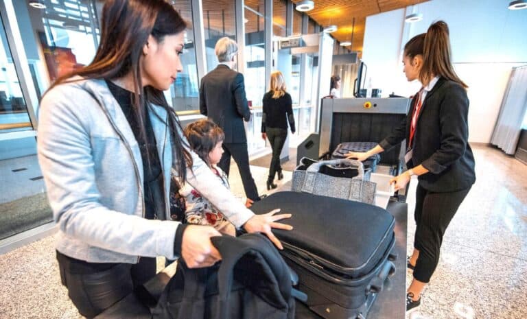 Femmes algériennes - Aéroport - Algérie