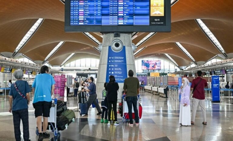 Algérien - Aéroport de Kuala Lumpur