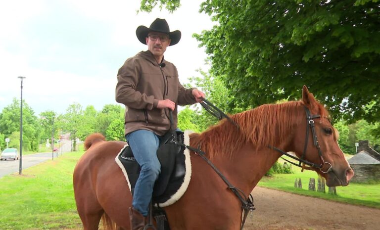Traverser la France à cheval pour rejoindre l’Algérie