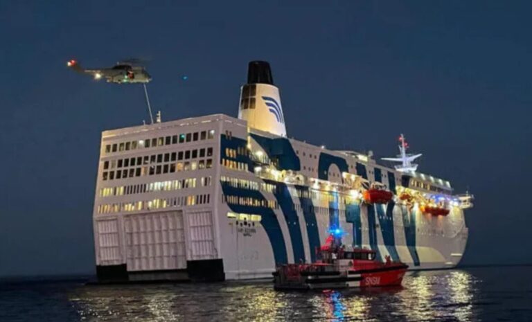 Le ferry italien GNV Azzurra