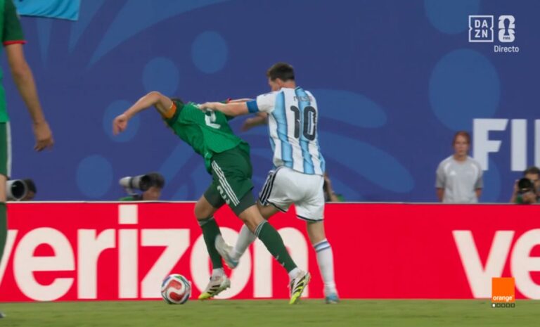Algérie - Argentine - Messi tacle Mandi - Coupe du monde 2026