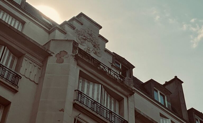 une Algérienne de 66 ans retrouvée morte dans sa chambre à Paris